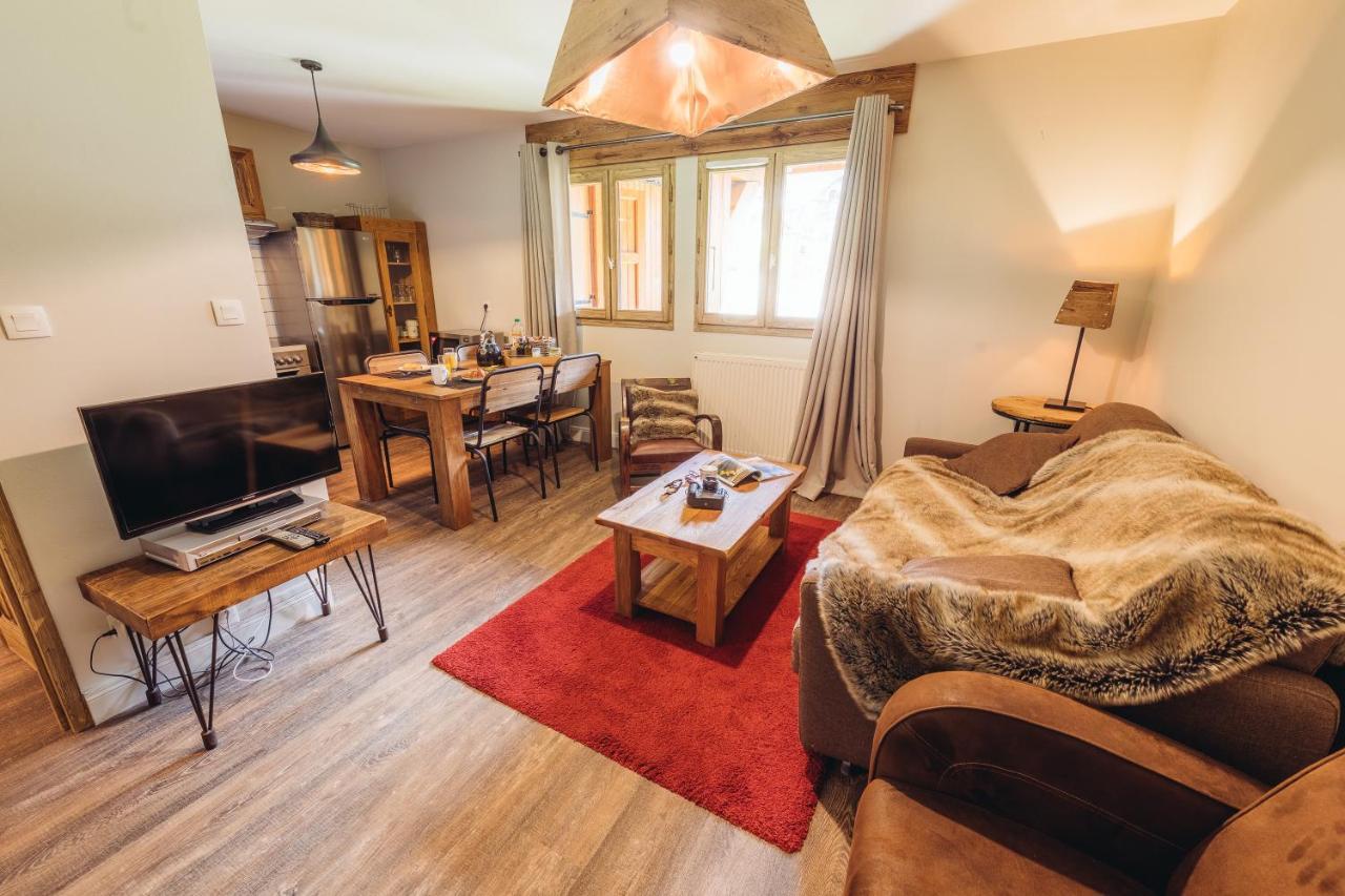 Chalet La Perle De L'Oisans - Appartements D'Exception วูจานีย์ ภายนอก รูปภาพ